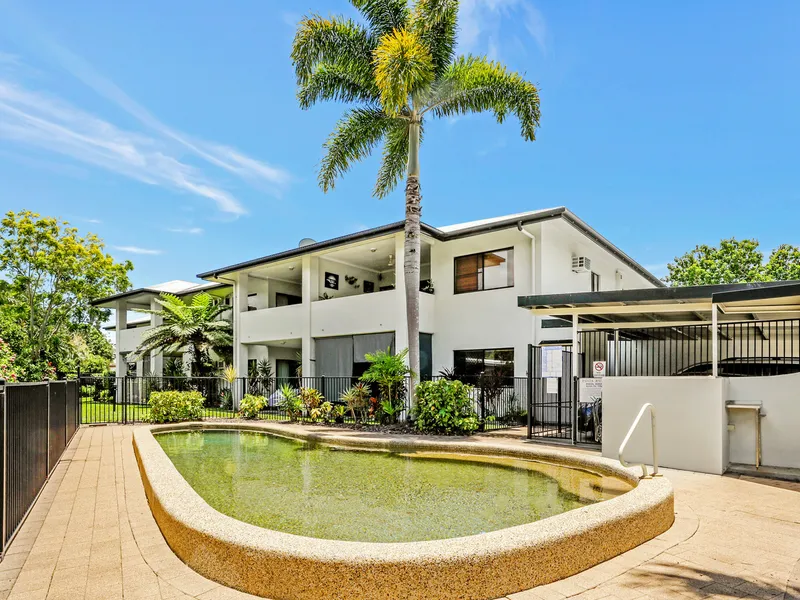 Modern Apartment / Small Complex !