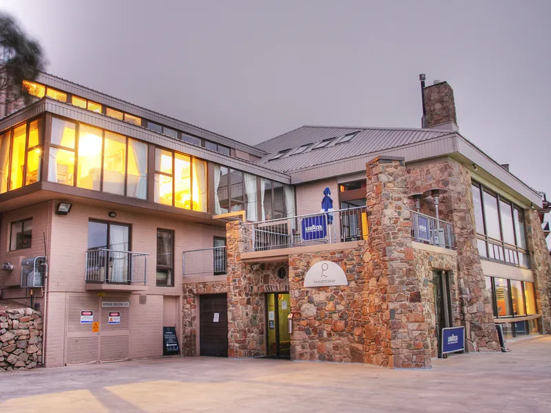 BREATHTAKER LODGE - ALL SUITES HOTEL!