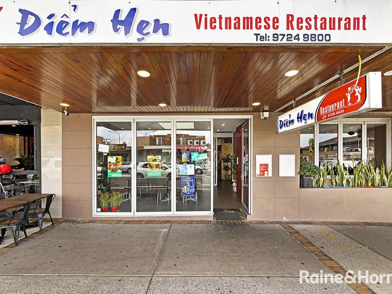 Tightly Held Freestanding Commercial with Bonus Residential Unit!