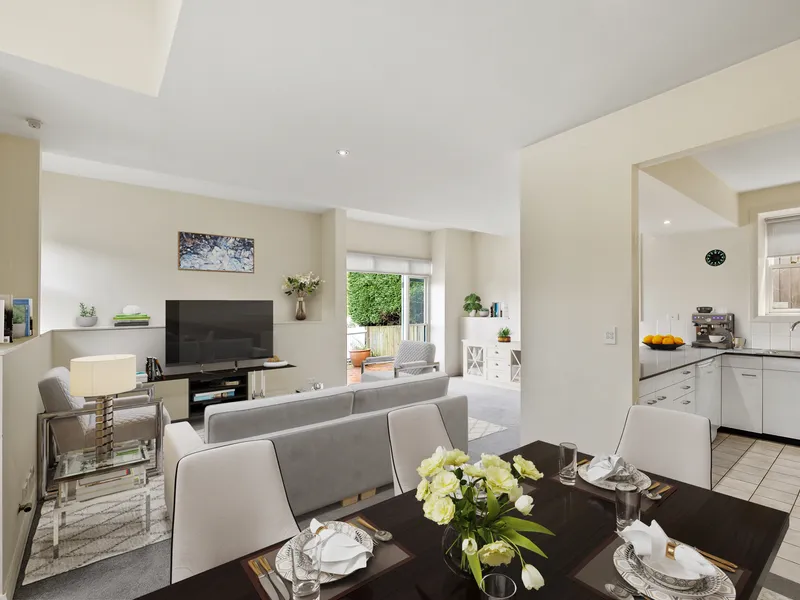 CLOSE TO EVERYTHING NEUTRAL BAY VILLAGE OFFERS