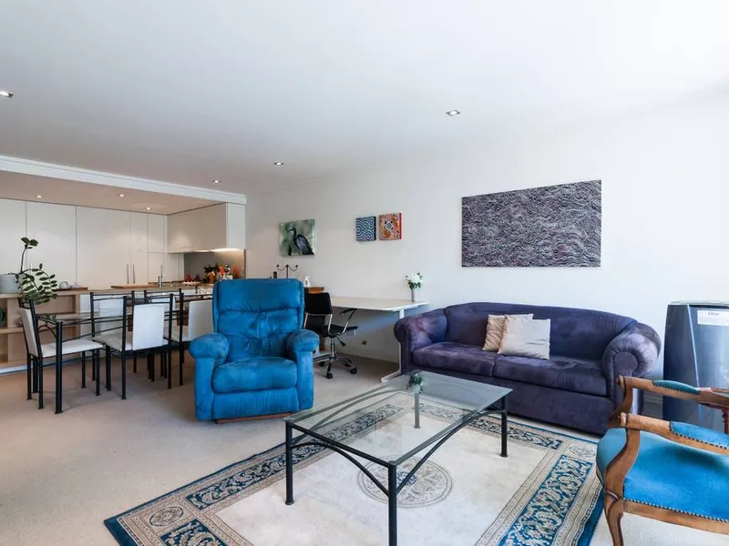STYLISH 2 BEDROOM HOME IN CAMPERDOWN