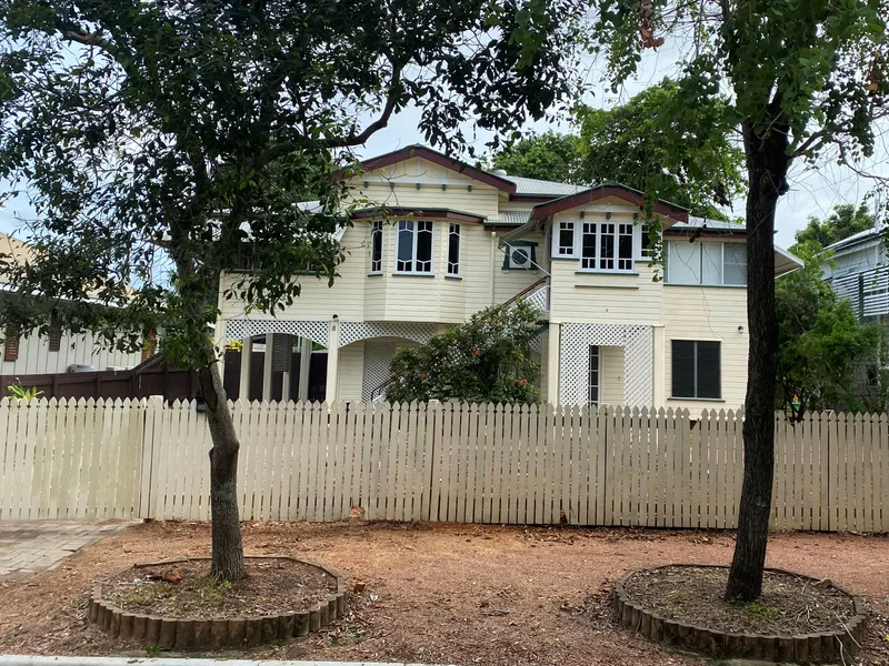 Charming Queenslander Perfectly Positioned in Mysterton