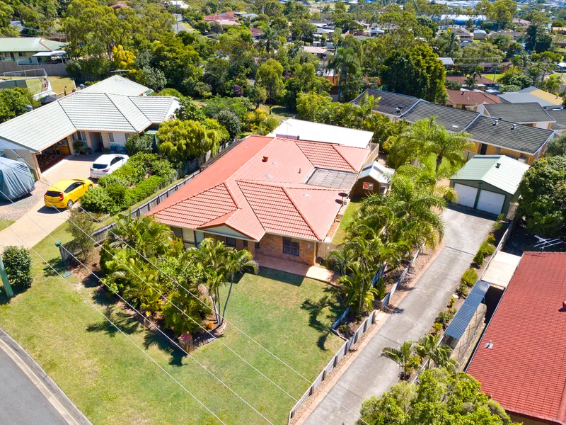 1405 sqm BLOCK, POOL & A SHED - WOW !!
