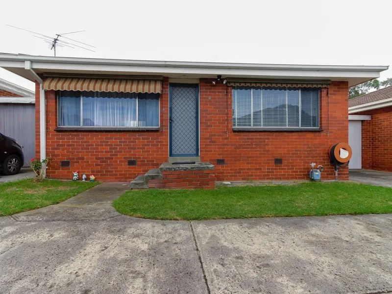 *** Great Location  - 2 Bed, 1 Bath, Lock up Garage