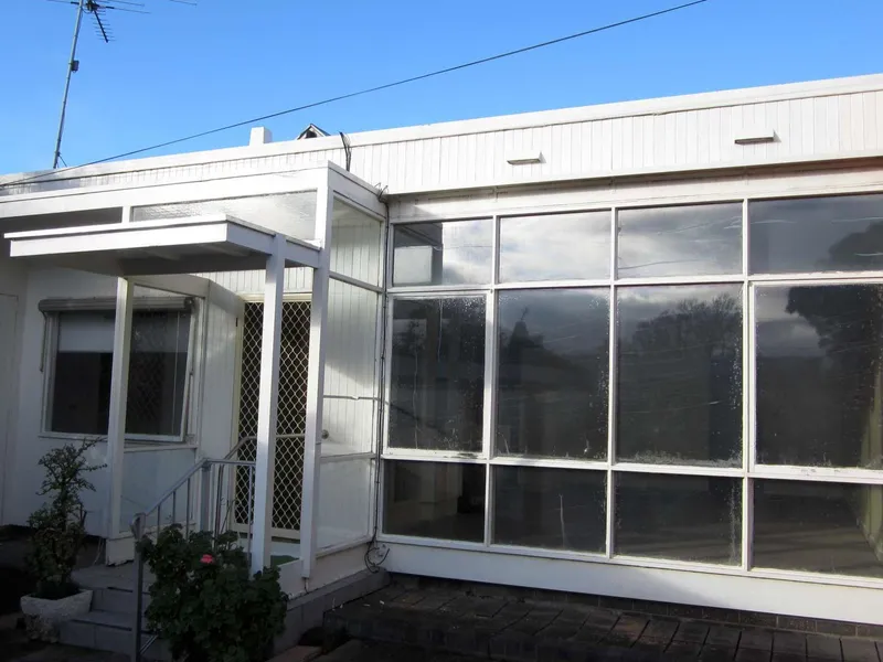 TWO BEDROOM UNIT IN PERFECT LOCATION