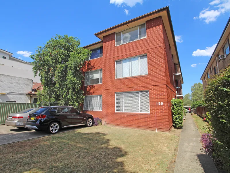 Spacious 2 Bedroom Apartment - Gas Cooking and Floor Tiles