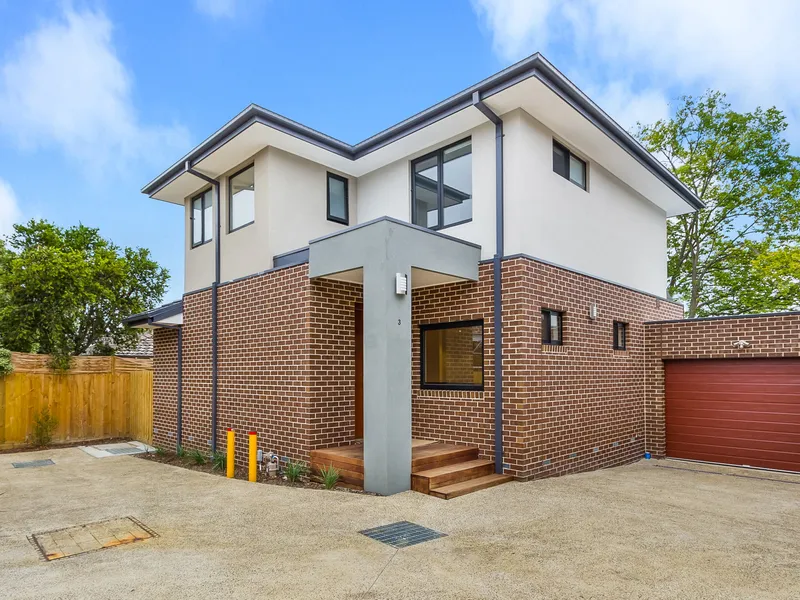Four Bedroom Townhouse In Box Hill North