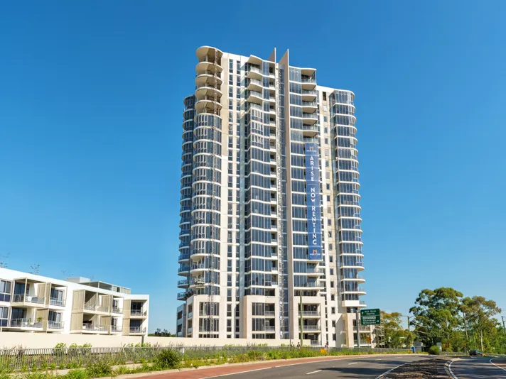 SPACIOUS AND LIGHT FILLED 2 BEDROOM APARTMENTS! **2 WEEKS FREE RENT**
