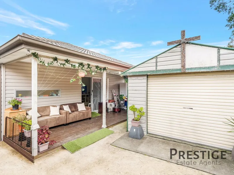 CLOSE TO ALL AMENITIES!!