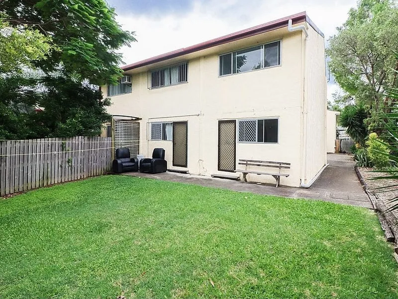 Great Unit in Prime Location!