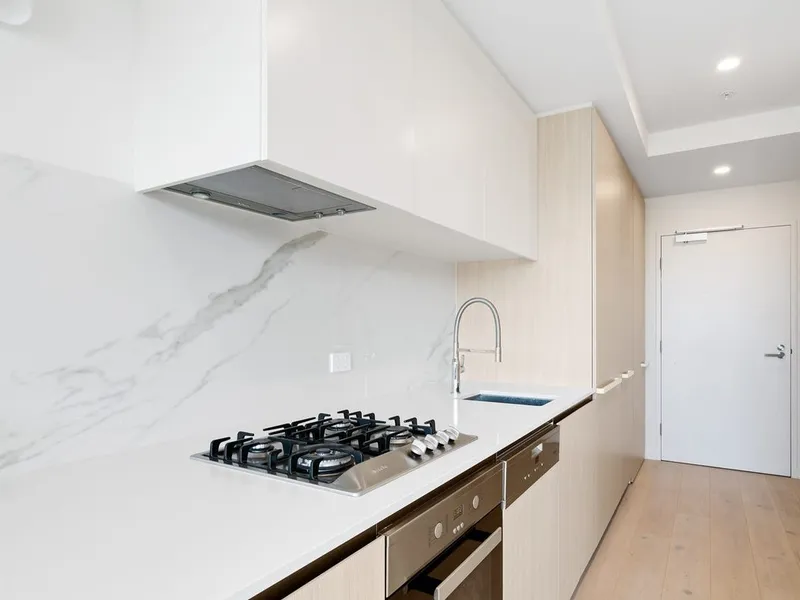 Modern 1-Bedroom Apartment in Vibrant North Melbourne!