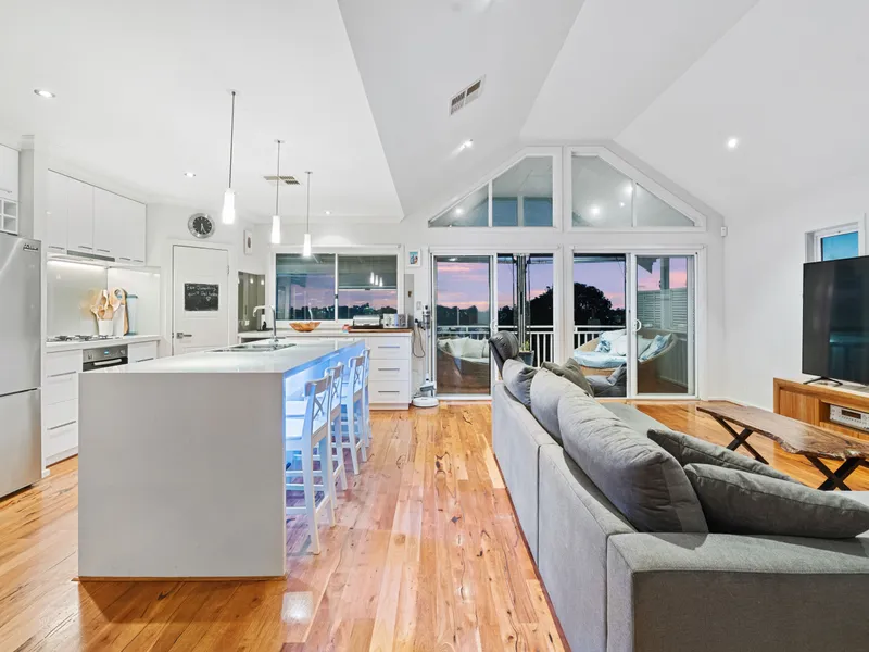 Indoor-outdoor living to perfectly complement this coastal haven