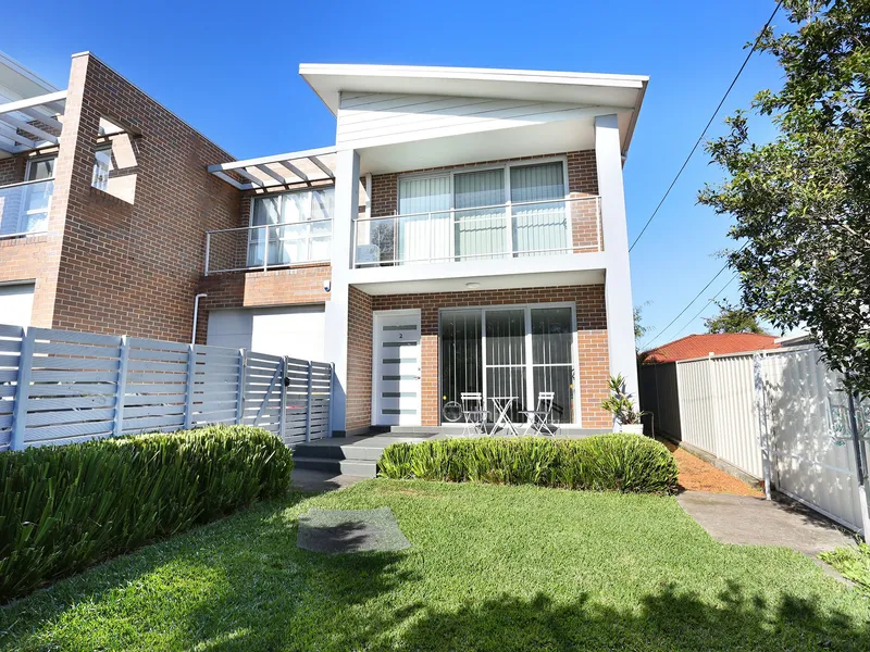 Immaculate and Spacious Duplex Style Town Home