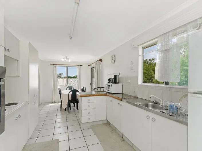 Share Accommodation within Walking Distance to the University!!! - All Bills Included