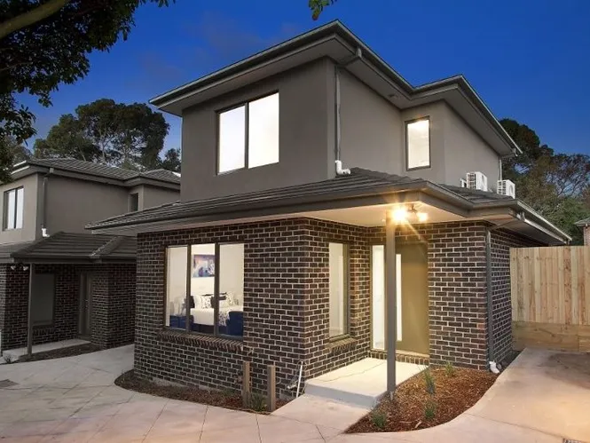 A Striking Townhouse With A Lot To Offer!
