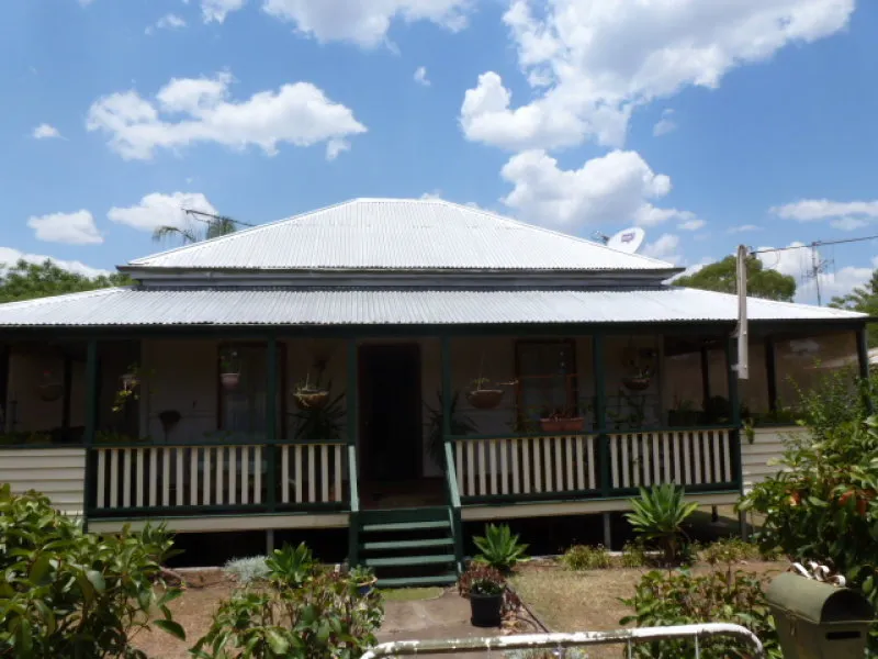 Close to school and main street