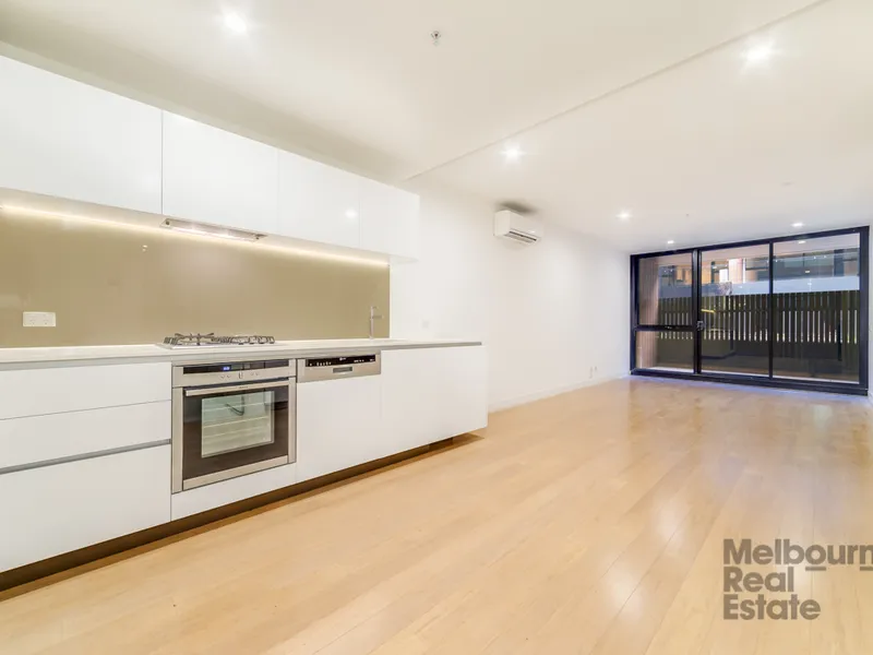 Oversized Sensational Apartment With Courtyard Garden Area