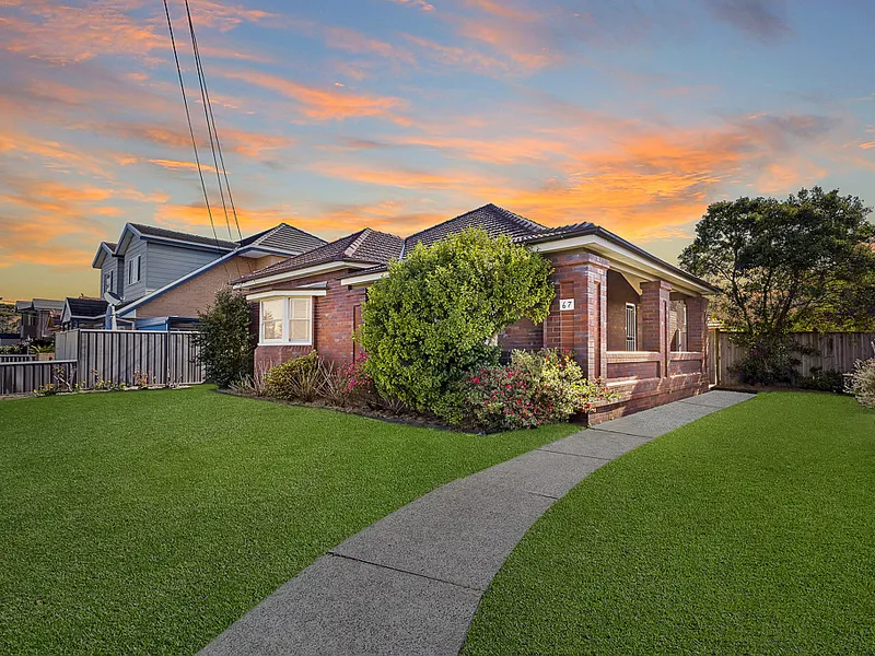 Large Corner Block - Detached Duplex Potential STCA