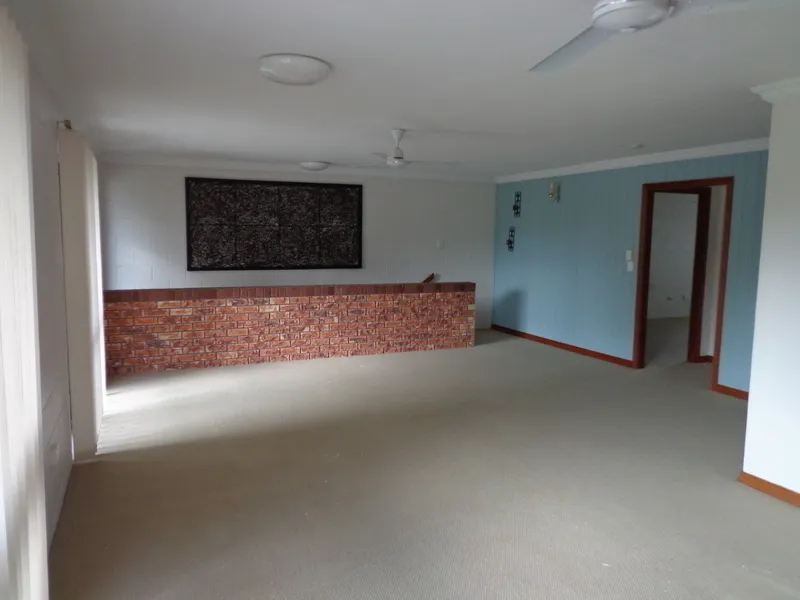 Centrally located unit - Fully Air-conditioned