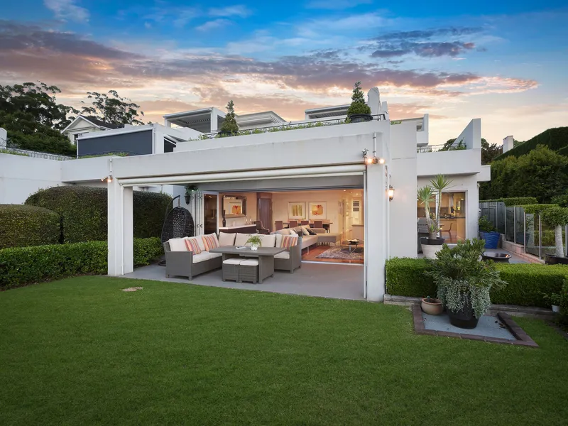 Luxurious Apartment adjacent to Pymble Golf Course