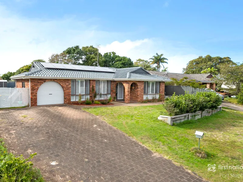 SINGLE LEVEL HOME IN SOUGHT AFTER LOCATION