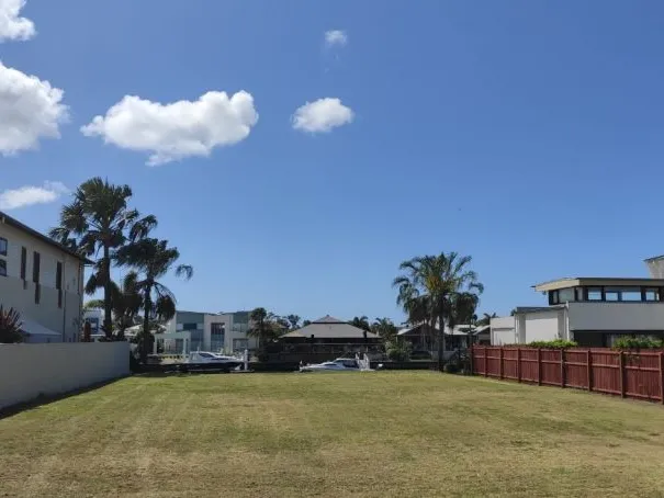 STUNNING WATERFRONT BRIBIE ISLAND CANAL BLOCK