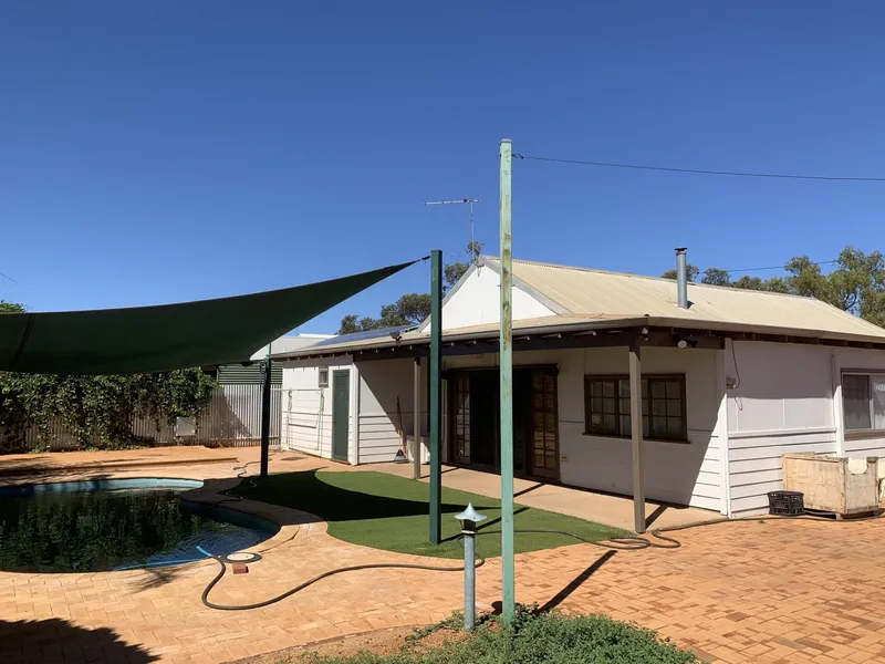 Perfect Starter Home - 4 bedroom and 2 bathroom with pool