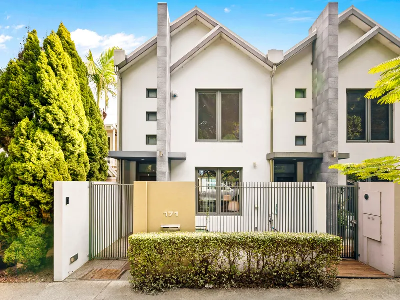 The Ultimate Lock N Leave