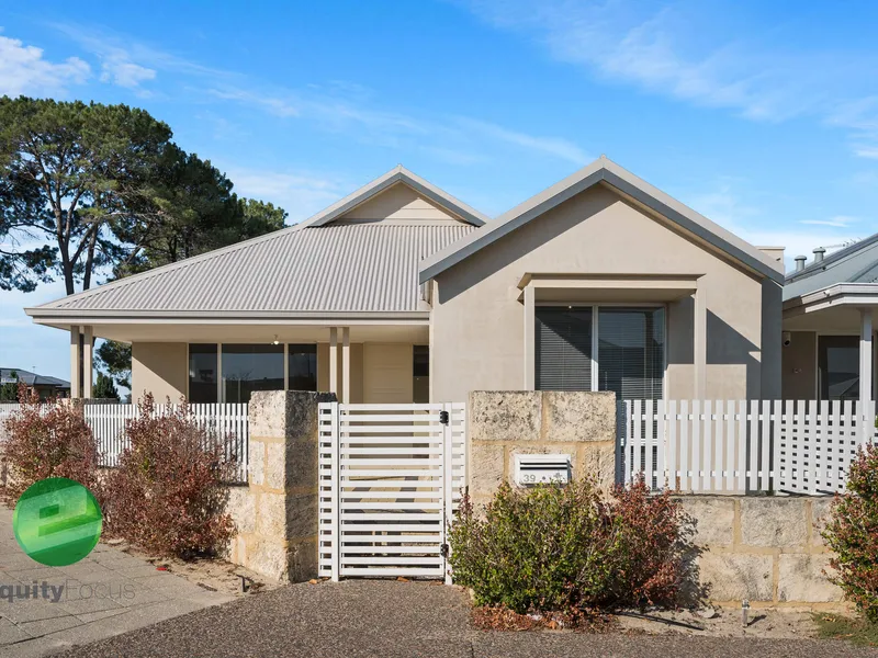 Modern 3 bedroom 2 bathroom home on green title in prime location. Walking distance to local shopping centre, medical centre and Aubin Grove Station