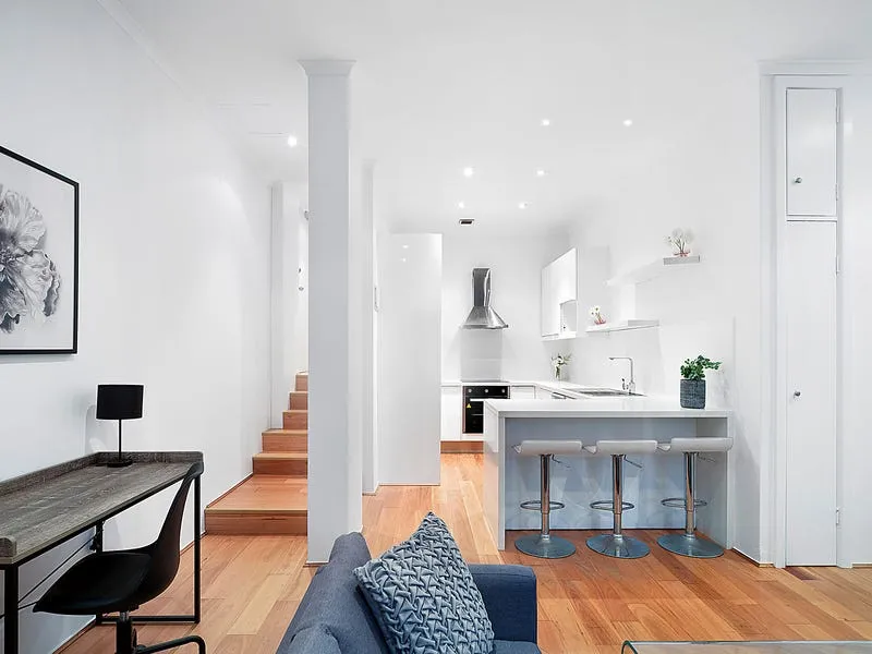 Stylish Courtyard Apartment In Downtown Surry Hills