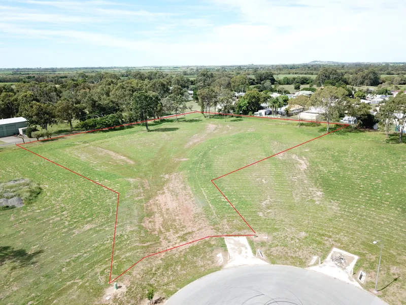 9921m2 WITH TOWN WATER AND POTENTIAL TO CONNECT TO SEWER