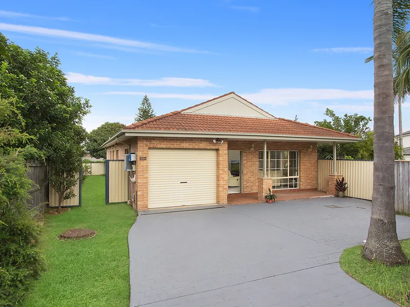 Freestanding Torrens title home on north east block
