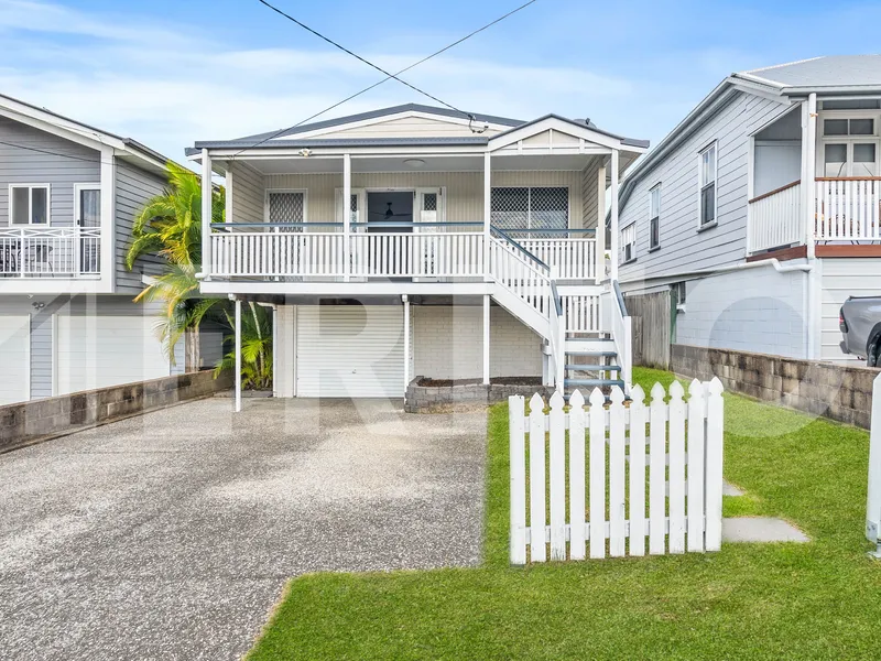 Charming 3-Bedroom Home !