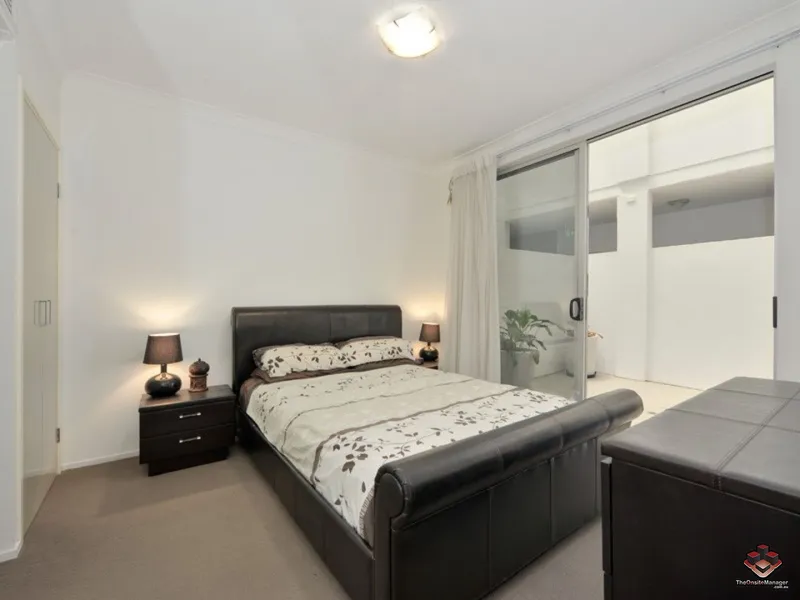 Application Approved-Ground Floor- 400m walk to James St-Spacious