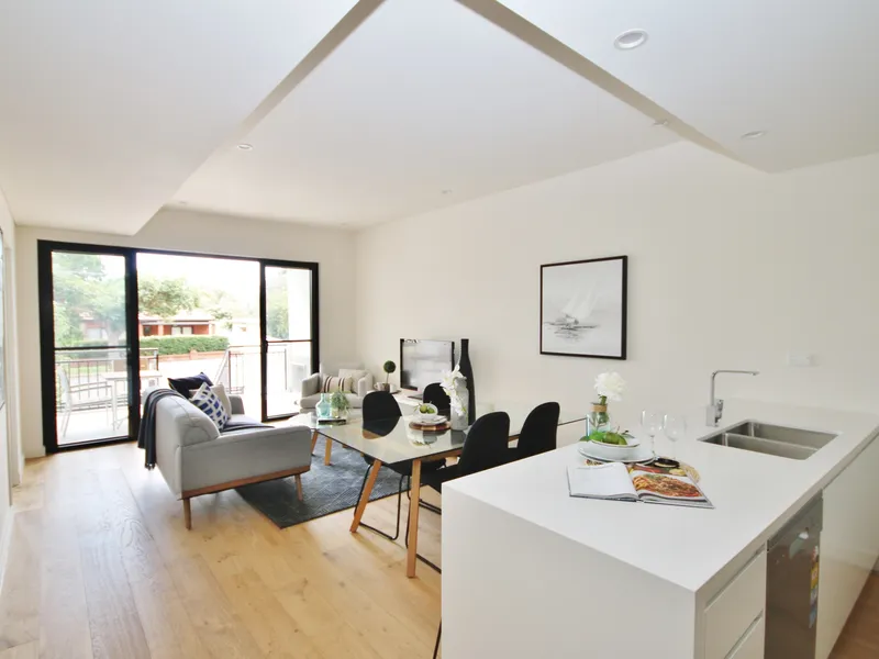 IMMACULATE UNIT IN PRIME LOCATION