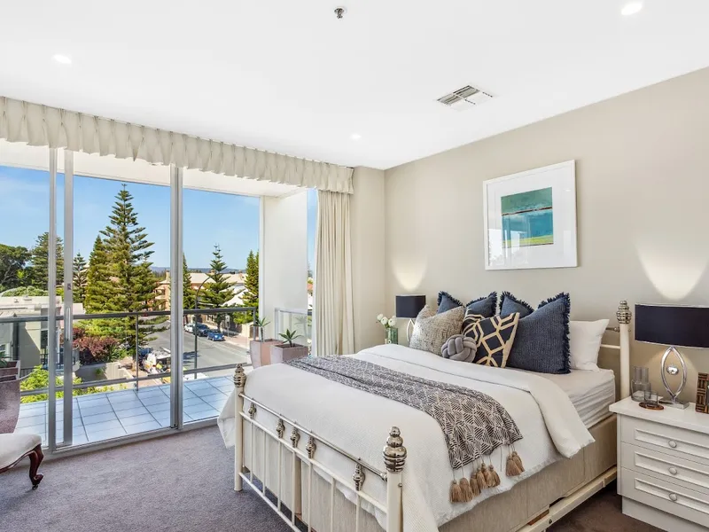 EXCLUSIVE 'TAPLIN PLACE', 1 BR APARTMENT, LOVELY HILLS VIEWS, METRES TO BEACH AND JETTY ROAD