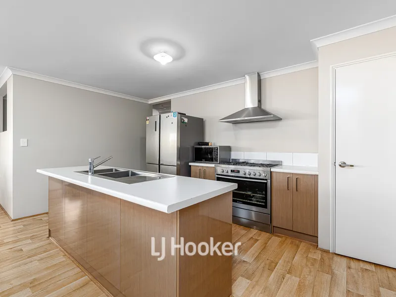 SPACIOUS MODERN UNIT - 3 Month Lease Only