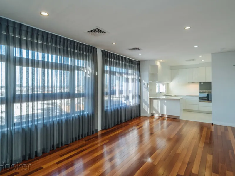 Top Floor Stunner - Don't Miss Your Chance