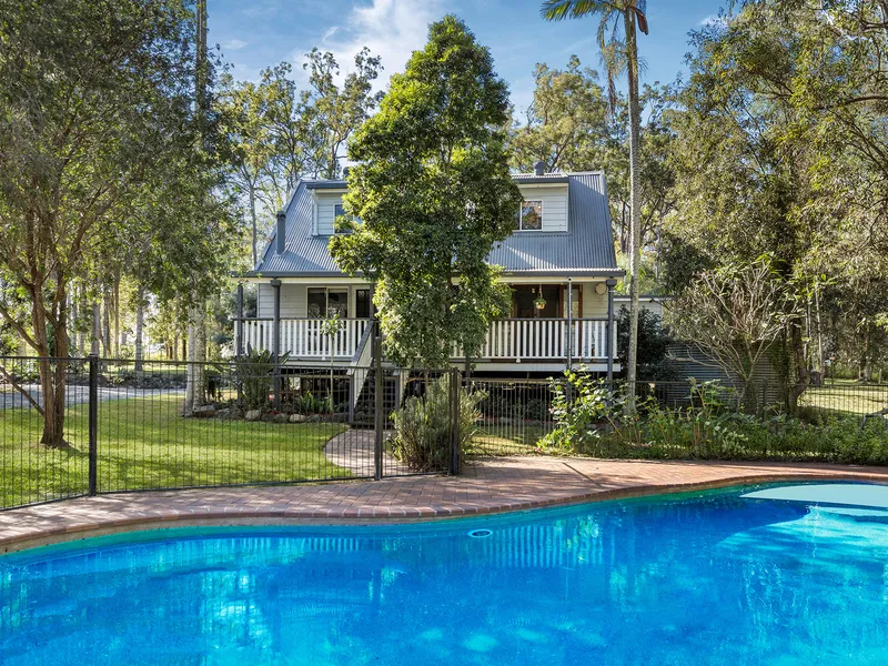 Acreage Lifestyle + Dual Living!