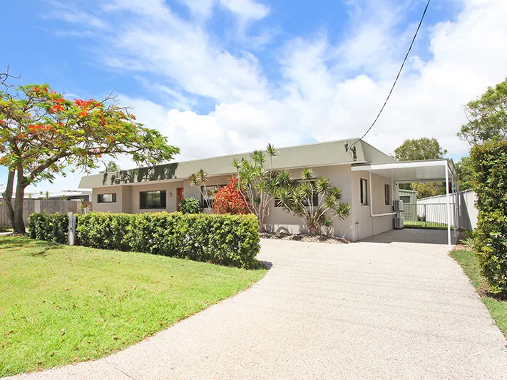 Beautiful Family Home with Pool in Mooloolaba!