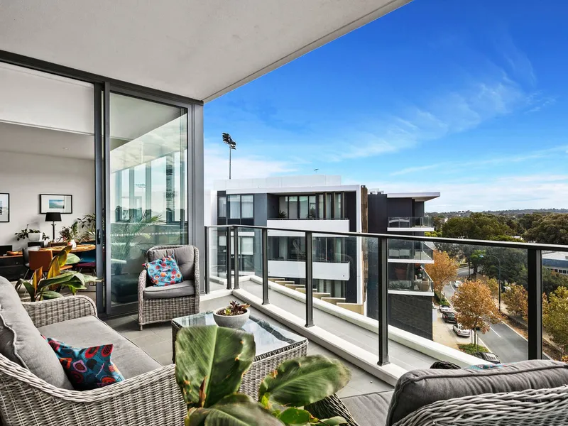 JUST LISTED - SPACIOUS APARTMENT CLAREMONT ON THE PARK