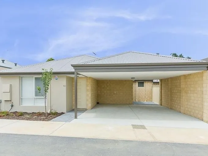 Modern Villa in Security Complex - 6 MONTH LEASE ONLY