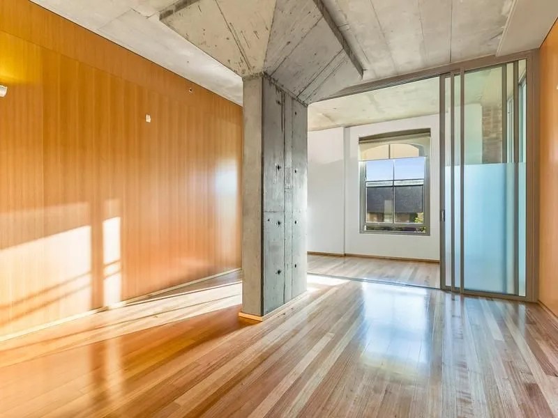 Modern oversized pad w/ historic character