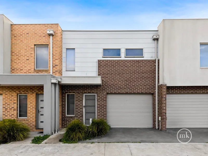 Low Maintenance Townhouse!