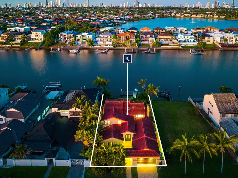 East to Main River in a Prestigious Pocket