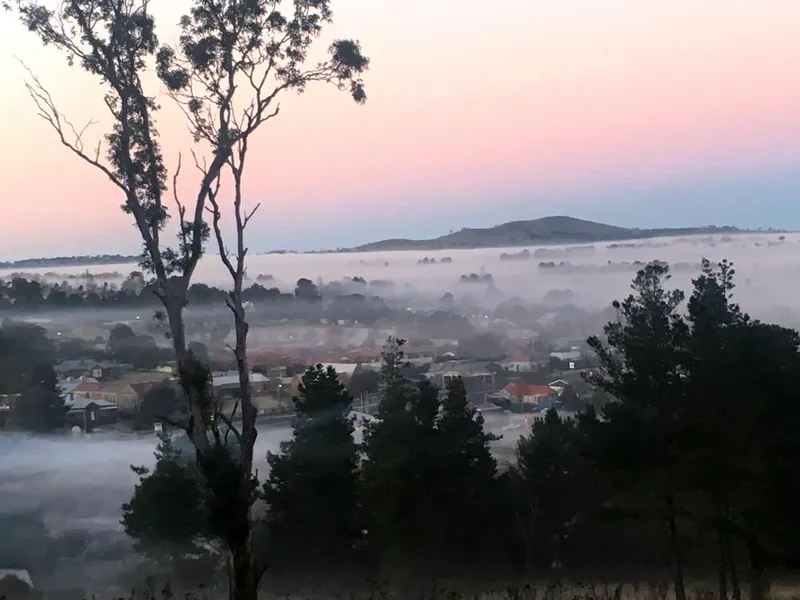 BUILDING BLOCK WITH MAGNIFICENT VIEWS