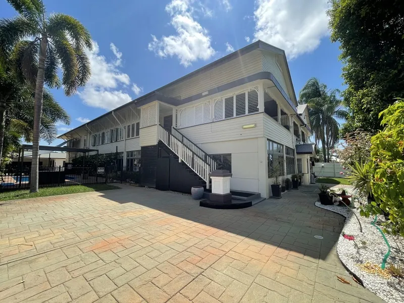Over 45's Sharehouse includes Evening Meals