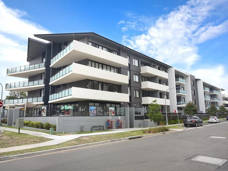 MODERN ONE BEDROOM APARTMENT IN CLEMTON PARK VILLAGE