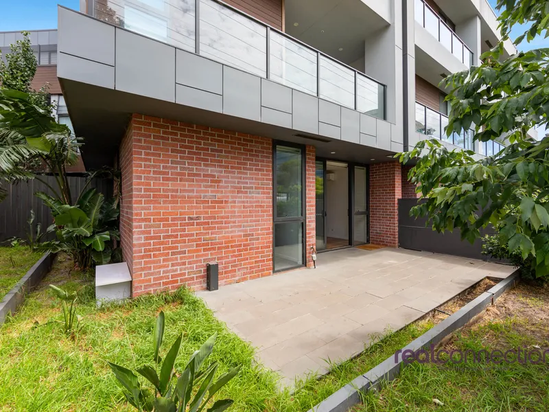 Spacious garden apartment next to the Chadstone Shopping Centre