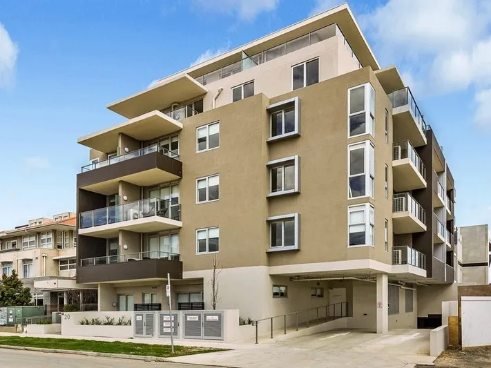 NEAR NEW APARTMENT IN THE HEART OF BOX HILL!